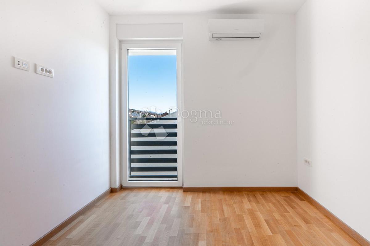 Stanovanje Dramalj, Crikvenica, 279,31m2