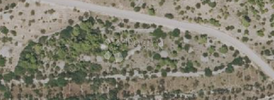 Kmetijsko zemljišče Milna, 9.608m2