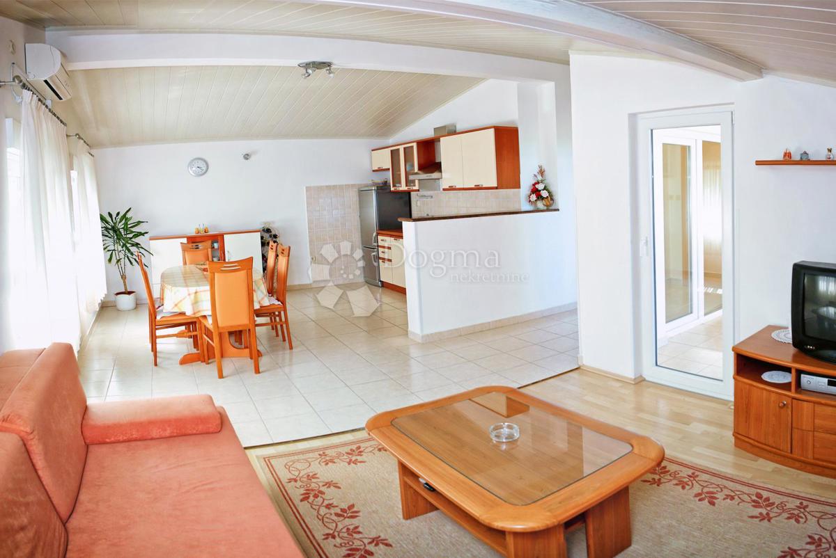 Hiša Vlašići, Pag, 294,76m2