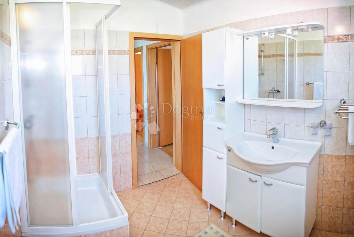 Hiša Vlašići, Pag, 294,76m2