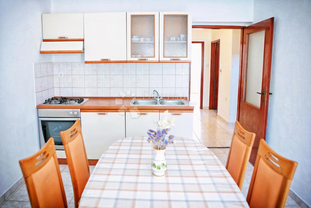 Hiša Vlašići, Pag, 294,76m2