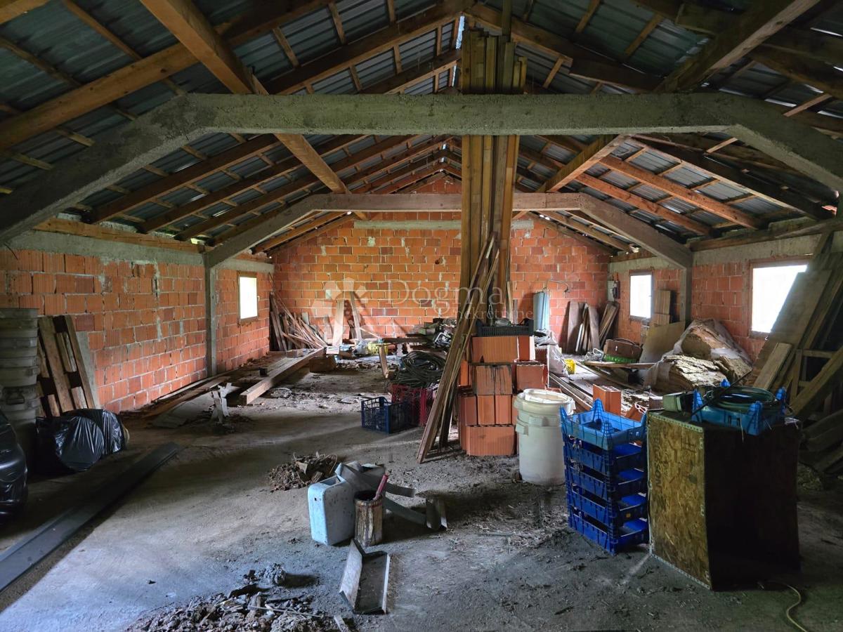 Hiša Gornje Psarjevo, Sveti Ivan Zelina, 885m2