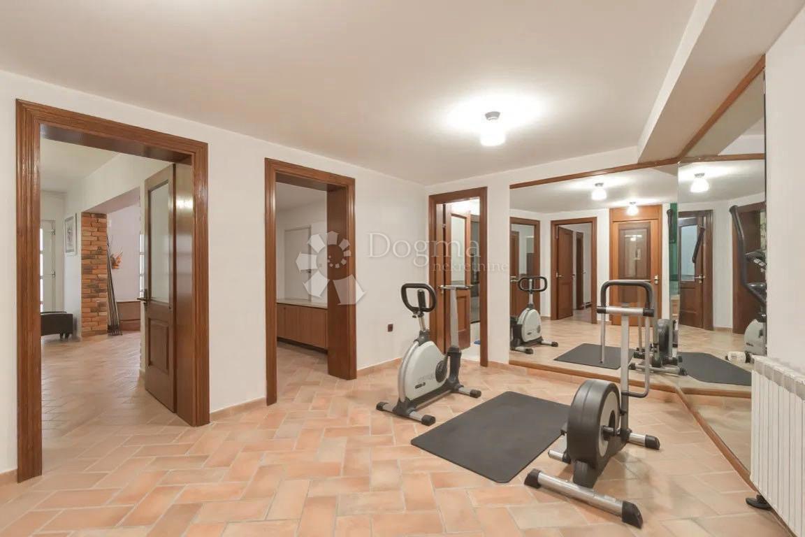 Hiša Granešina, Gornja Dubrava, 450m2