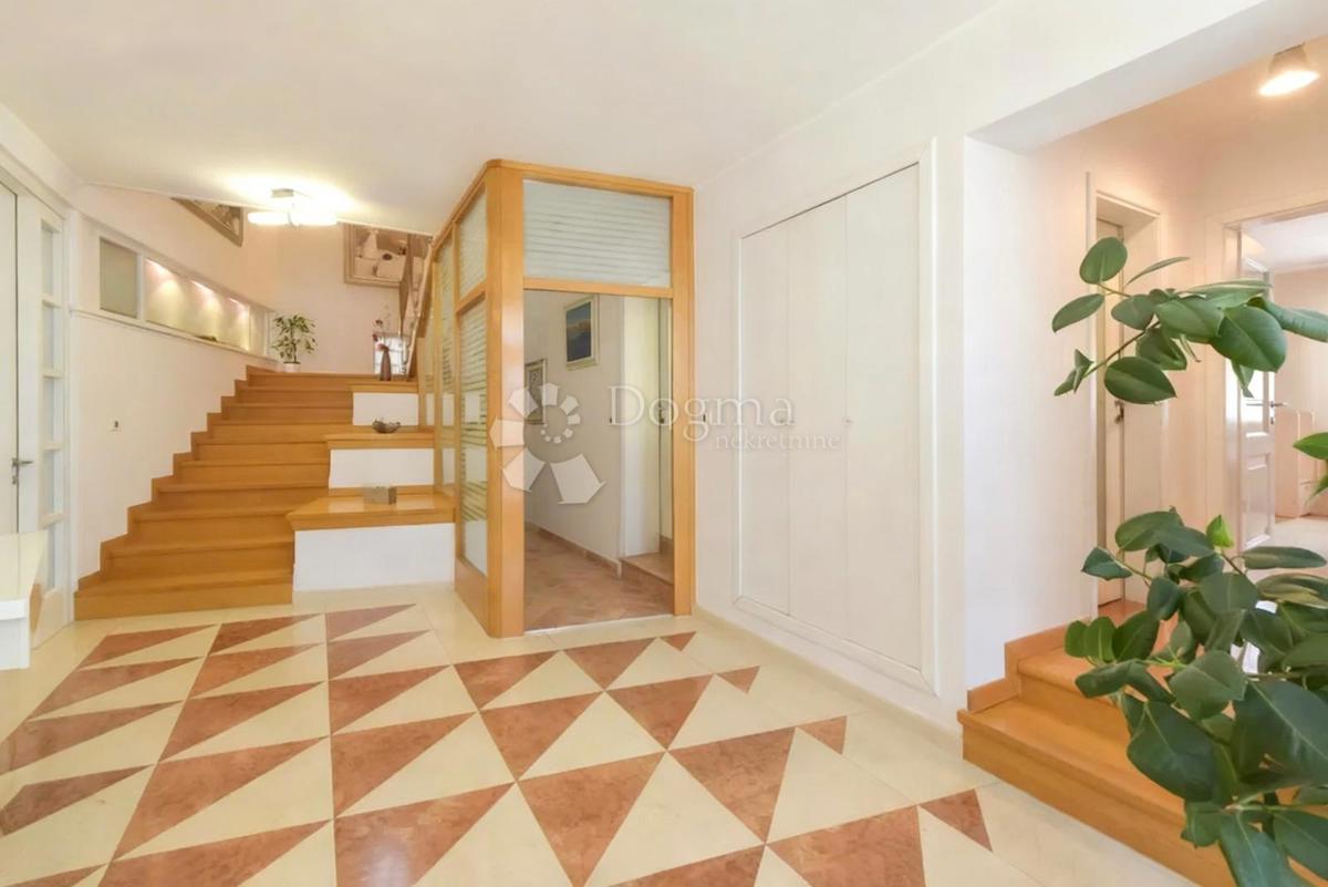 Hiša Granešina, Gornja Dubrava, 450m2