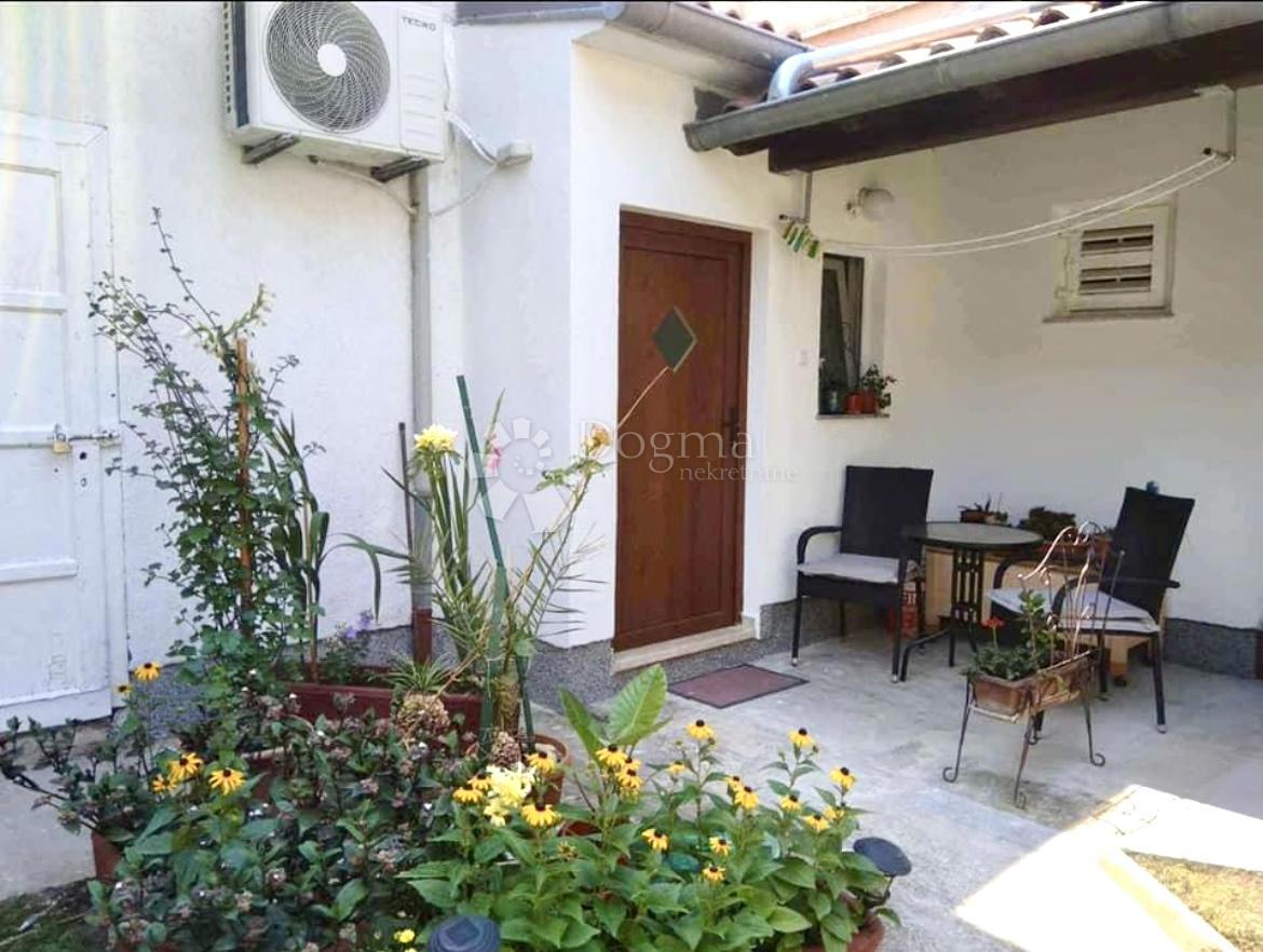 Stanovanje Centar, Pula, 43m2