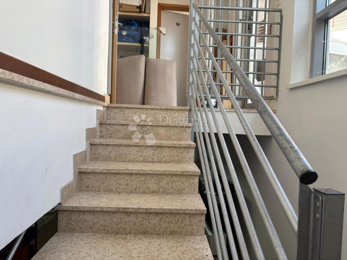 Poslovni prostor Novigrad, 129m2