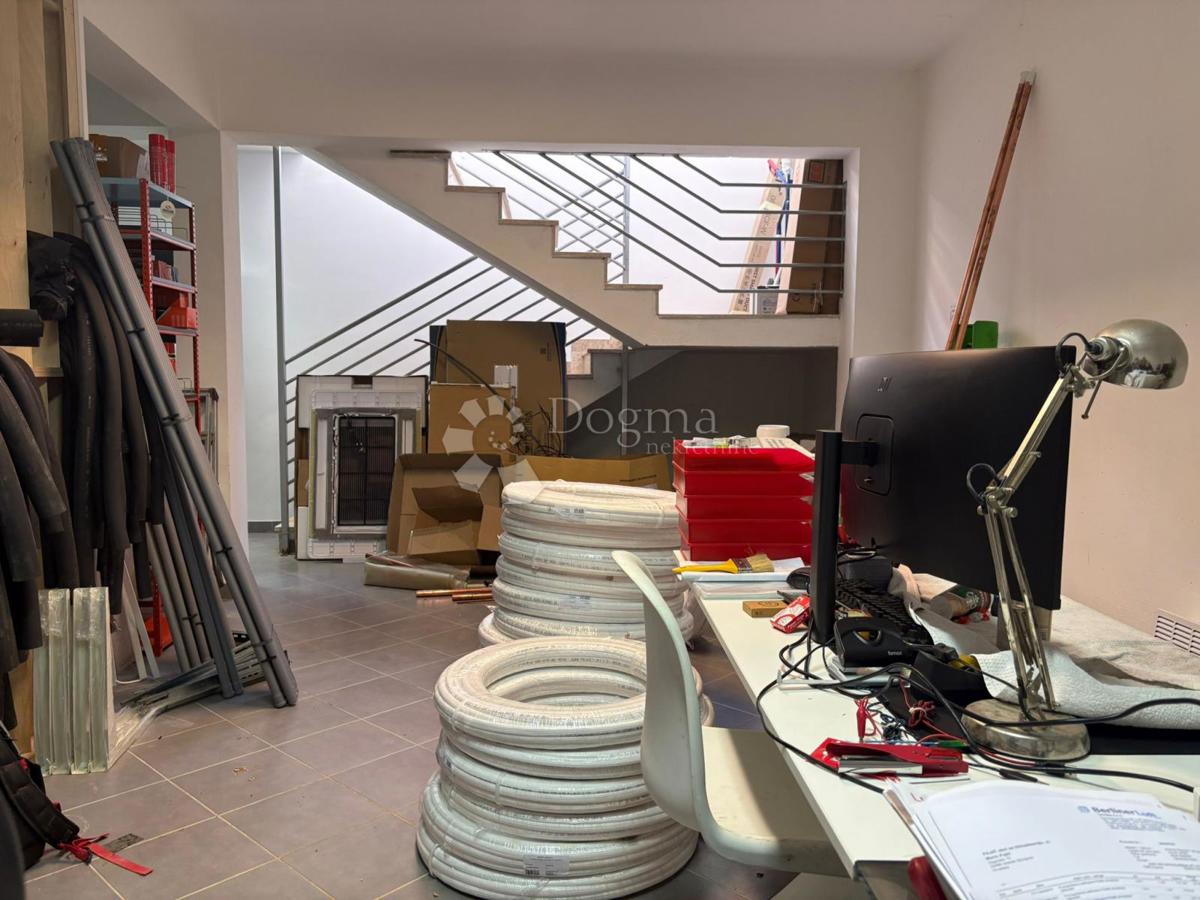 Poslovni prostor Novigrad, 129m2