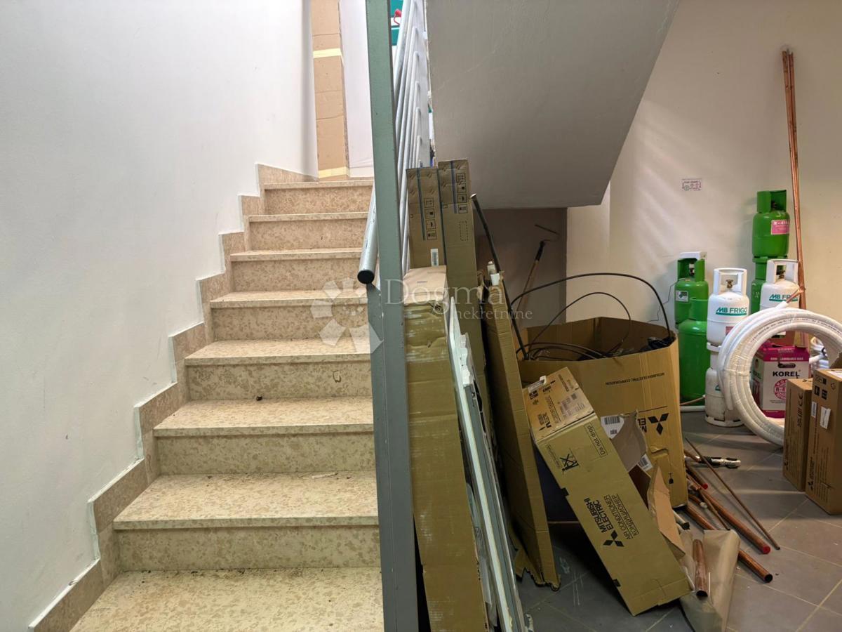 Poslovni prostor Novigrad, 129m2