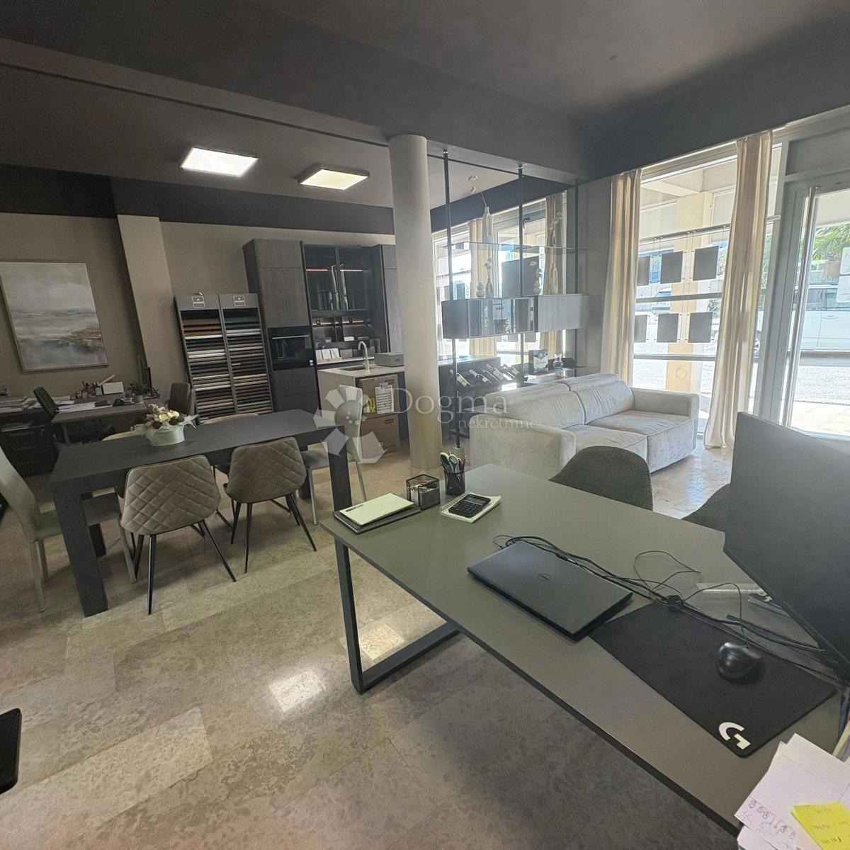 Poslovni prostor Novigrad, 129m2