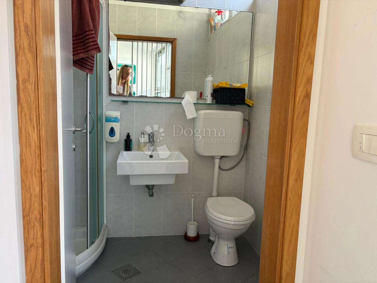 Poslovni prostor Novigrad, 129m2