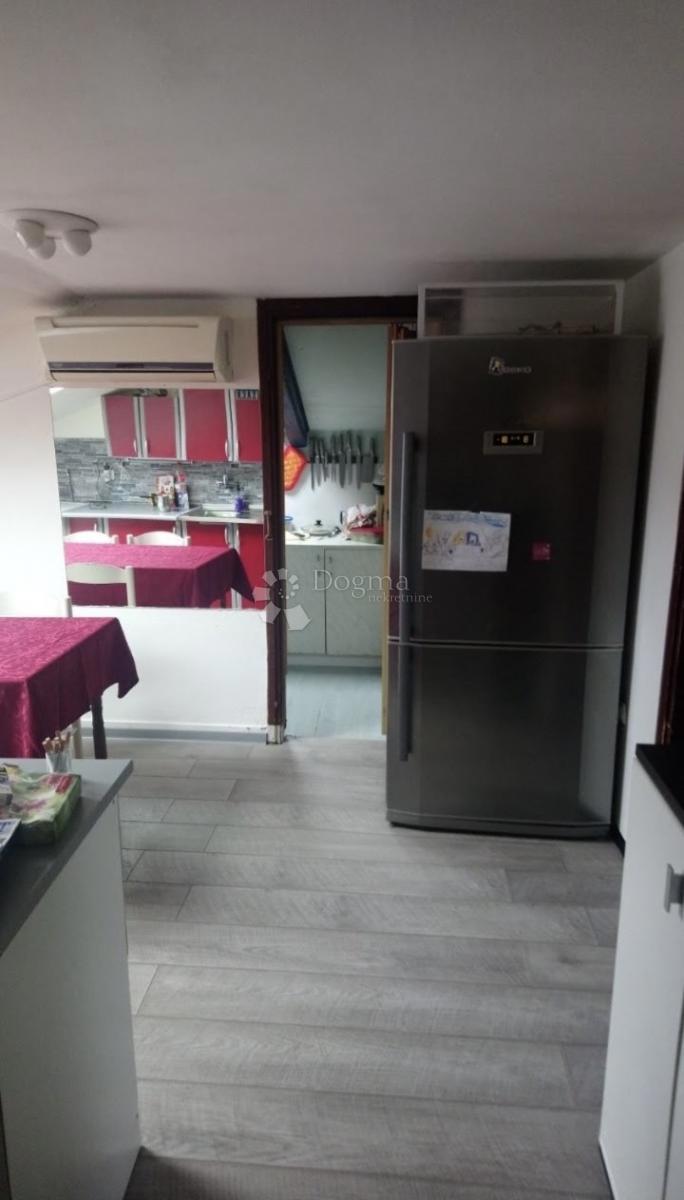 Stanovanje Lovran, 83m2