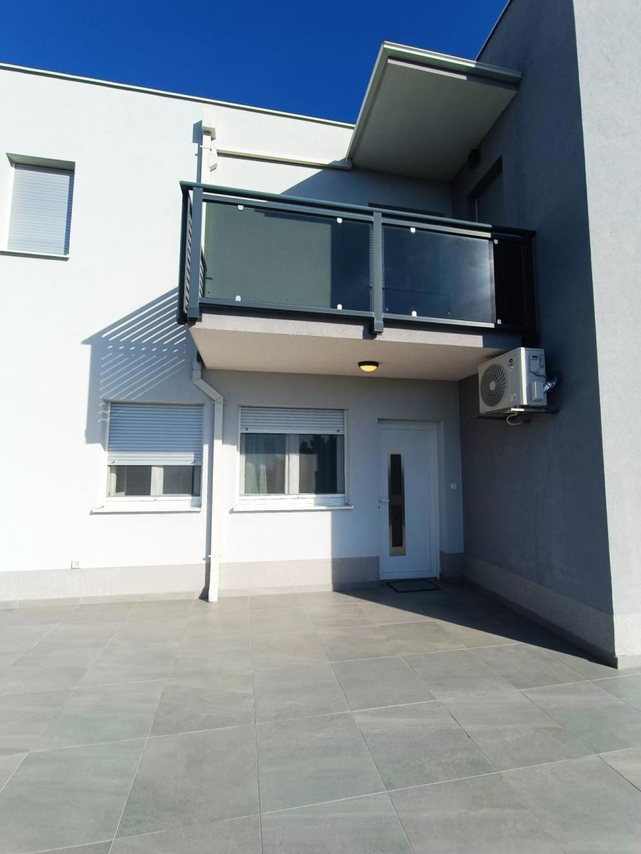 Hiša Podstrana, 240m2