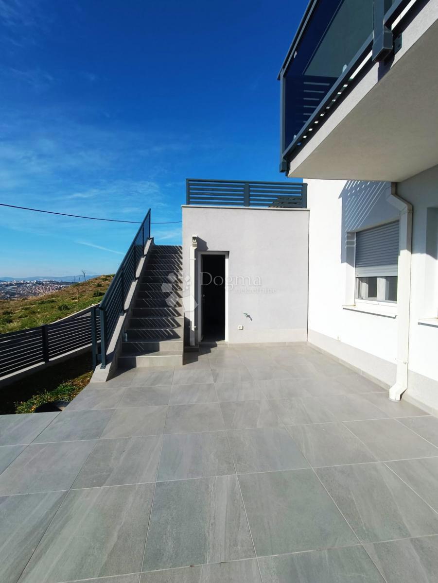 Hiša Podstrana, 240m2