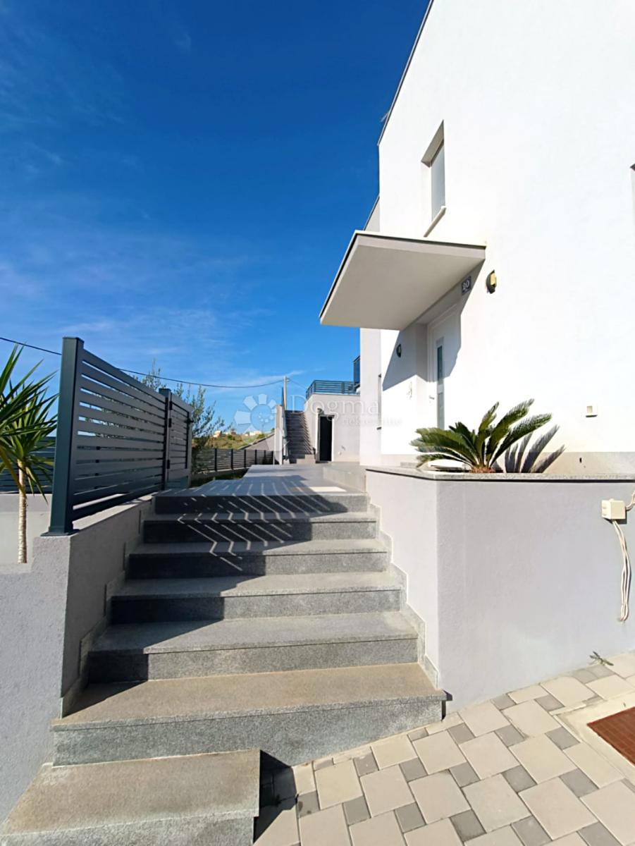 Hiša Podstrana, 240m2