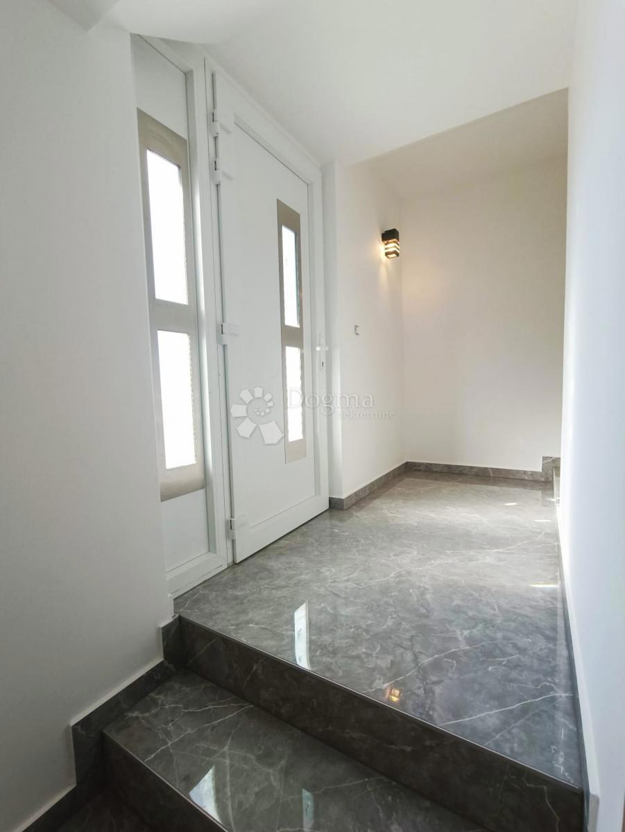 Hiša Podstrana, 240m2