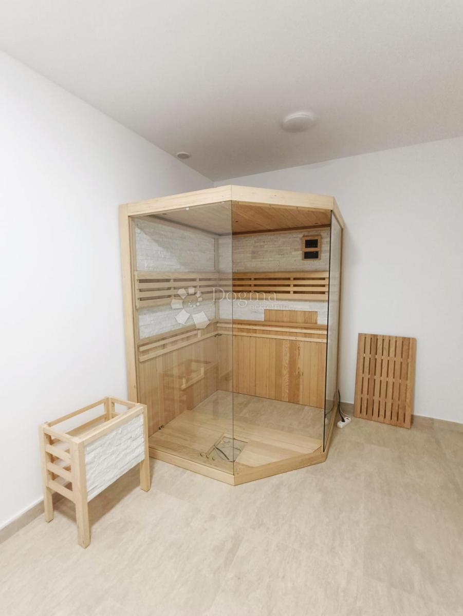 Hiša Podstrana, 240m2