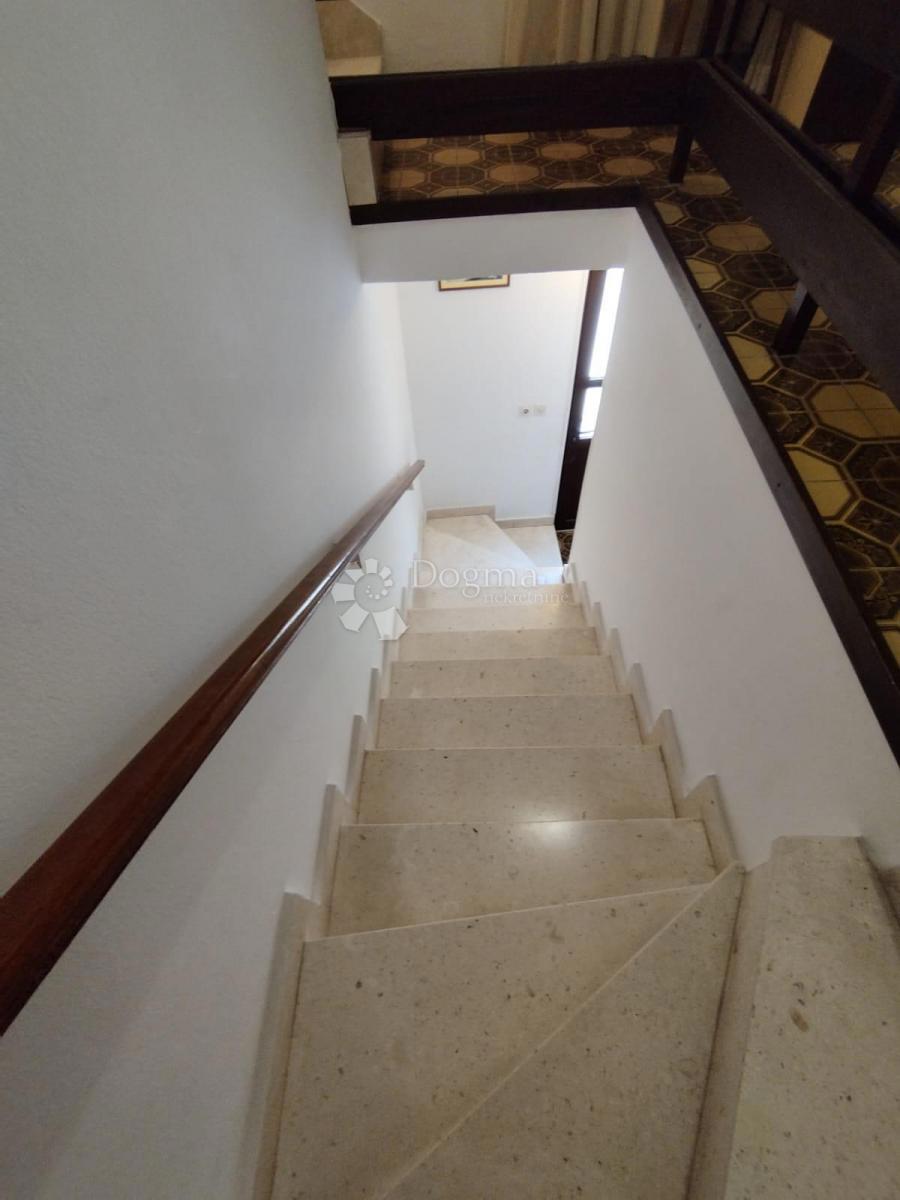 Hiša Biograd na Moru, 150m2