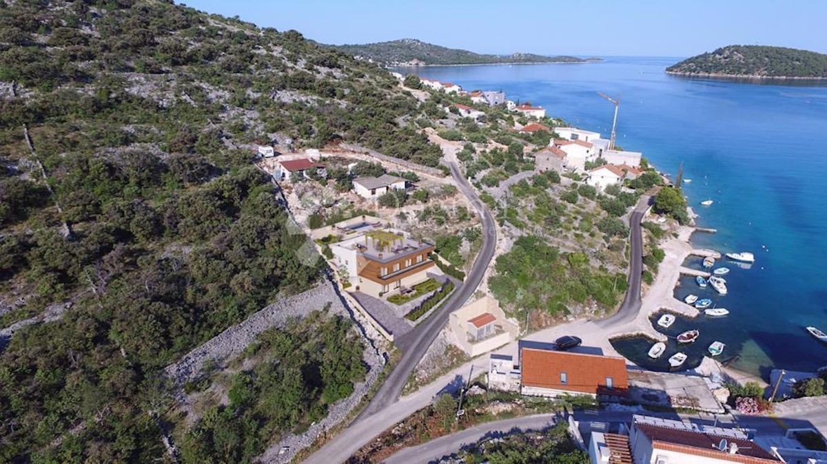 Hiša Ražanj, Rogoznica, 250m2