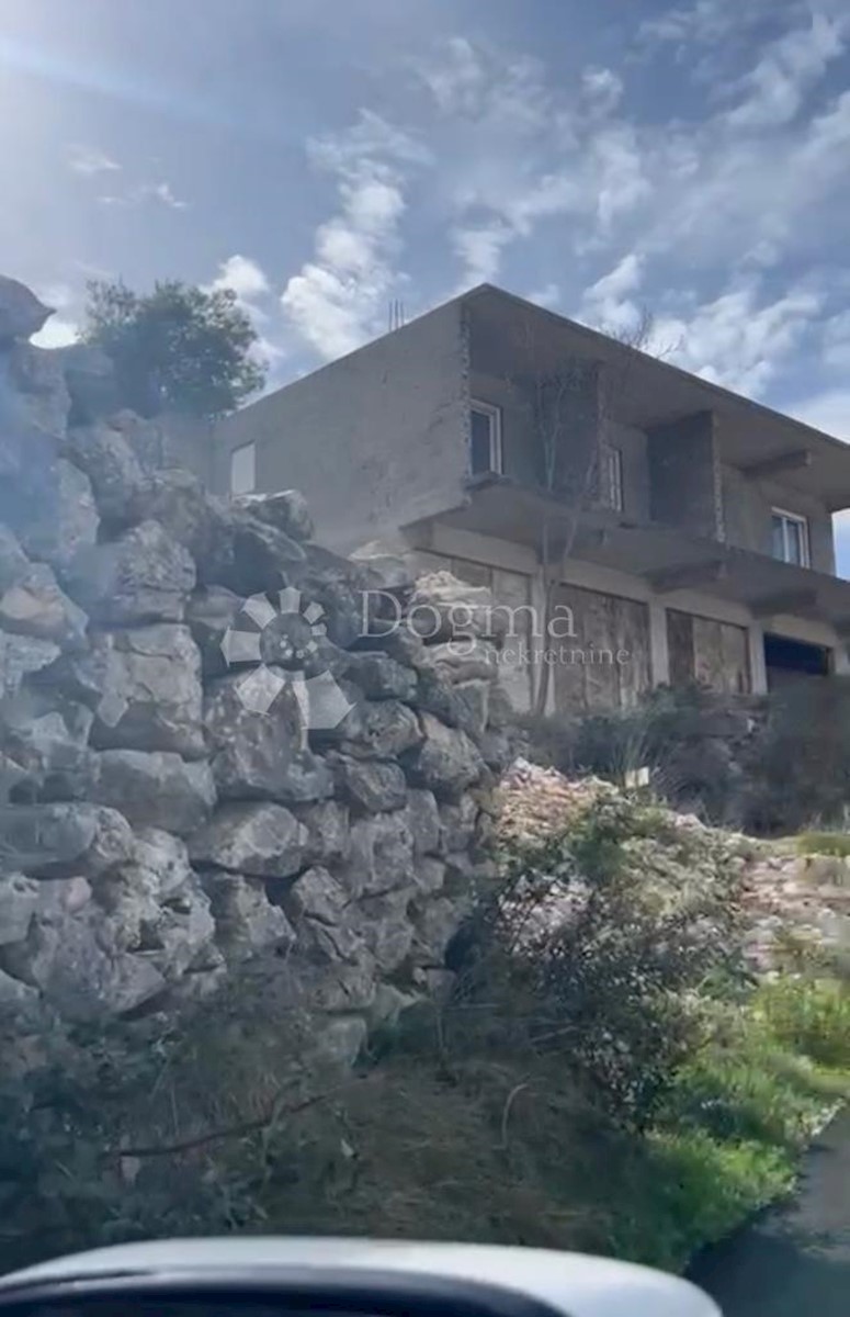 Hiša Ražanj, Rogoznica, 250m2
