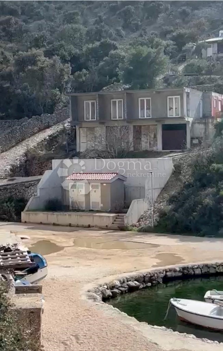 Hiša Ražanj, Rogoznica, 250m2
