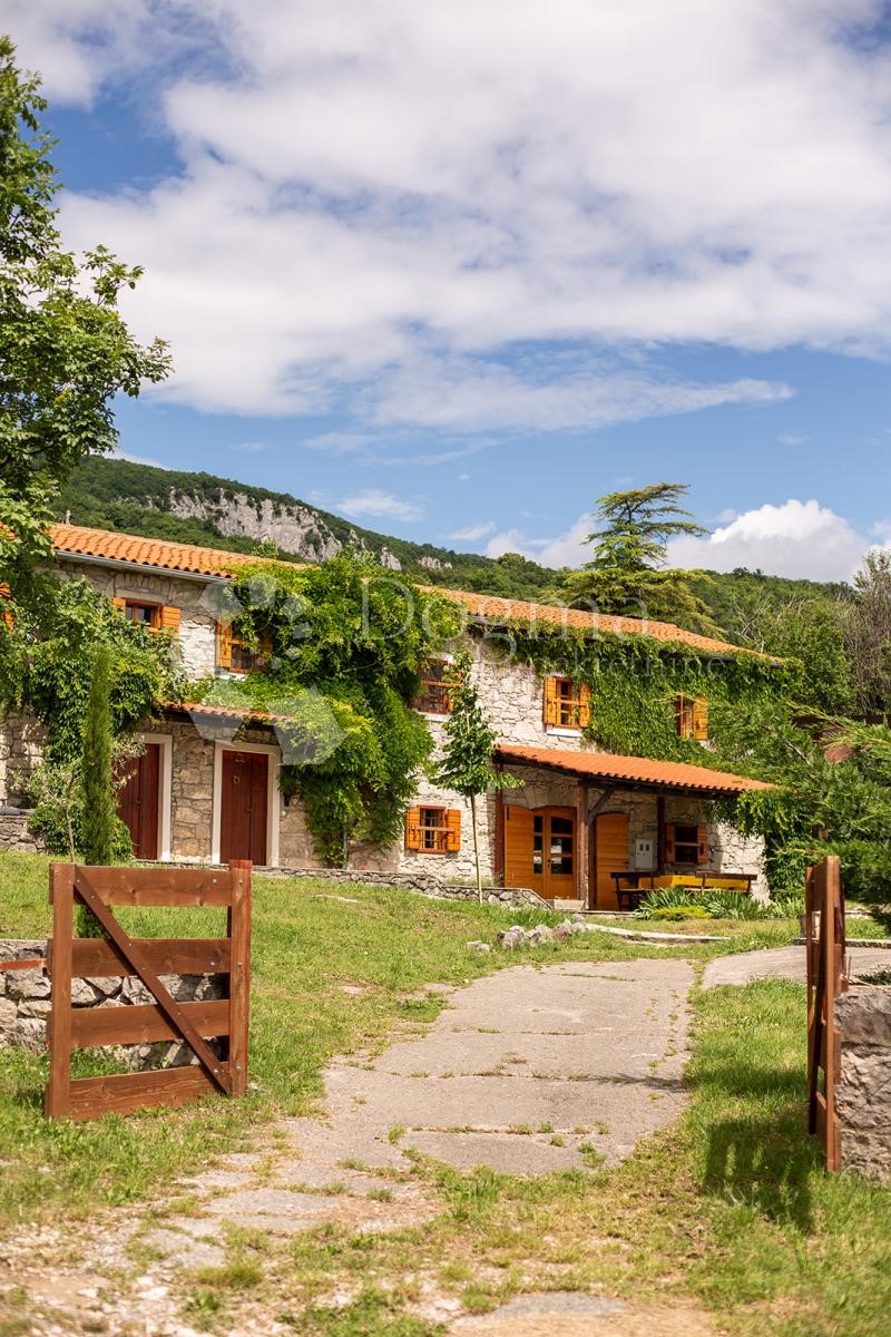 Hiša Lupoglav, 270m2