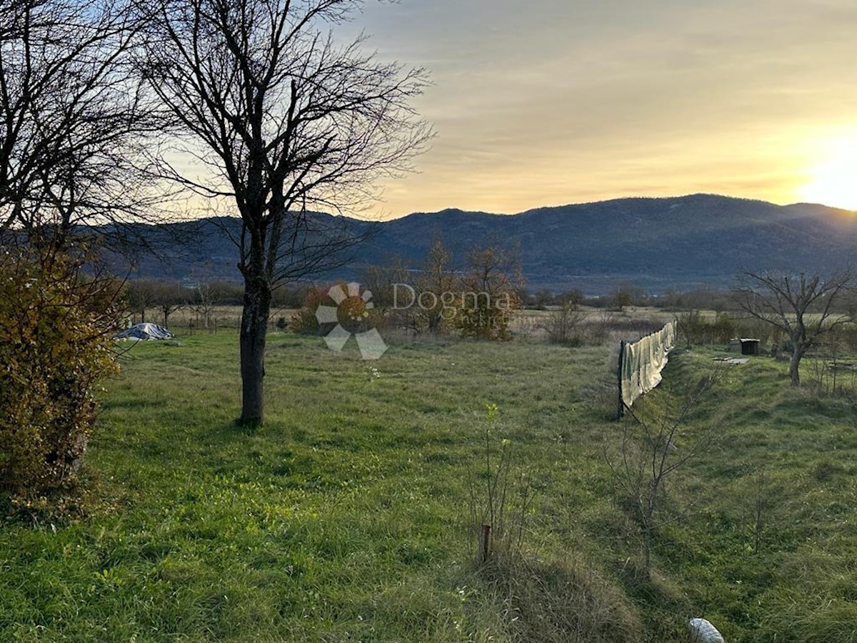 Zemljišče Sinac, Otočac, 3.640m2