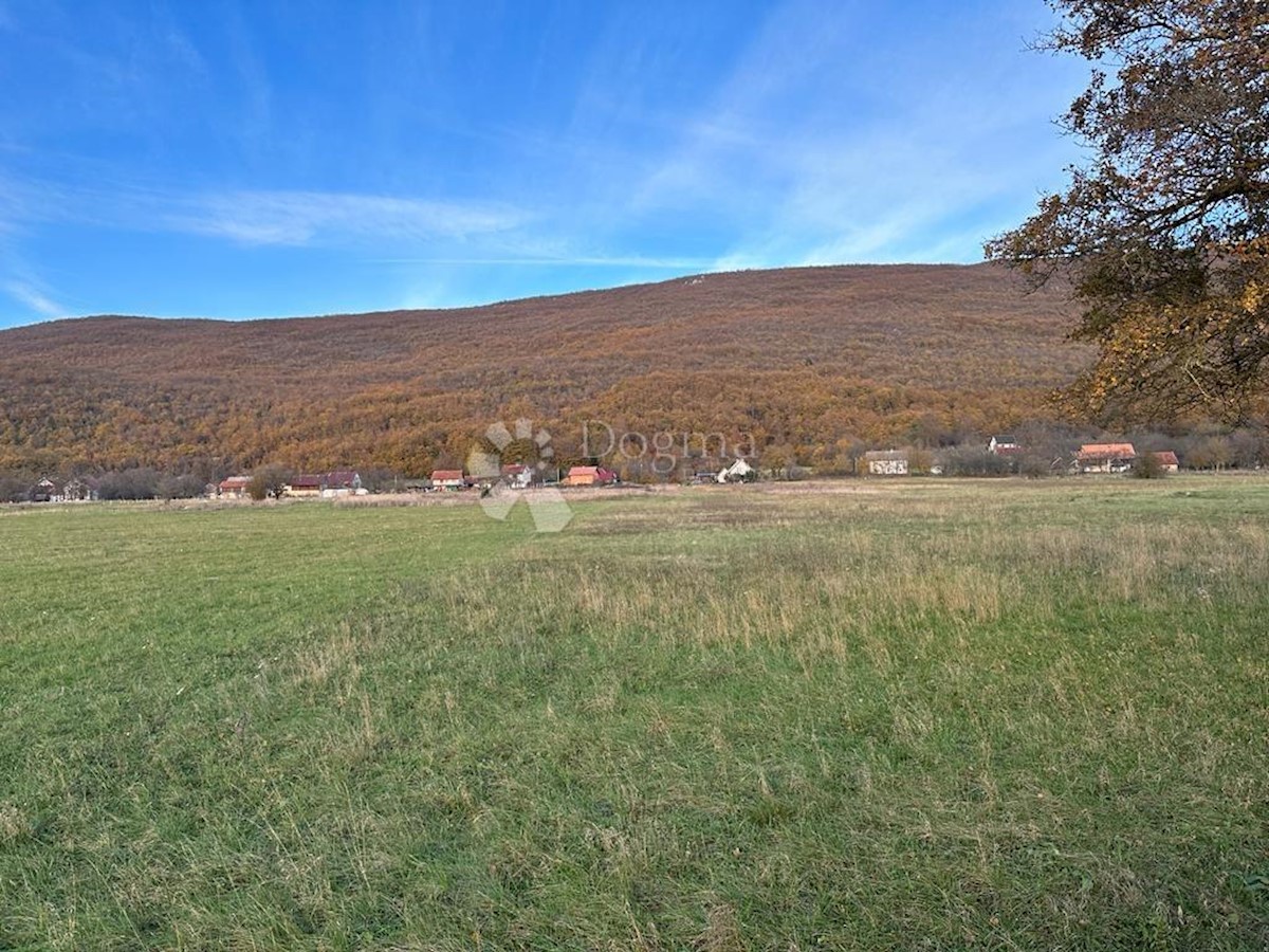 Zemljišče Sinac, Otočac, 3.640m2