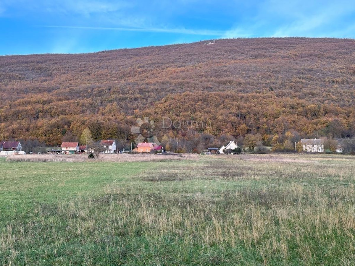 Zemljišče Sinac, Otočac, 3.640m2