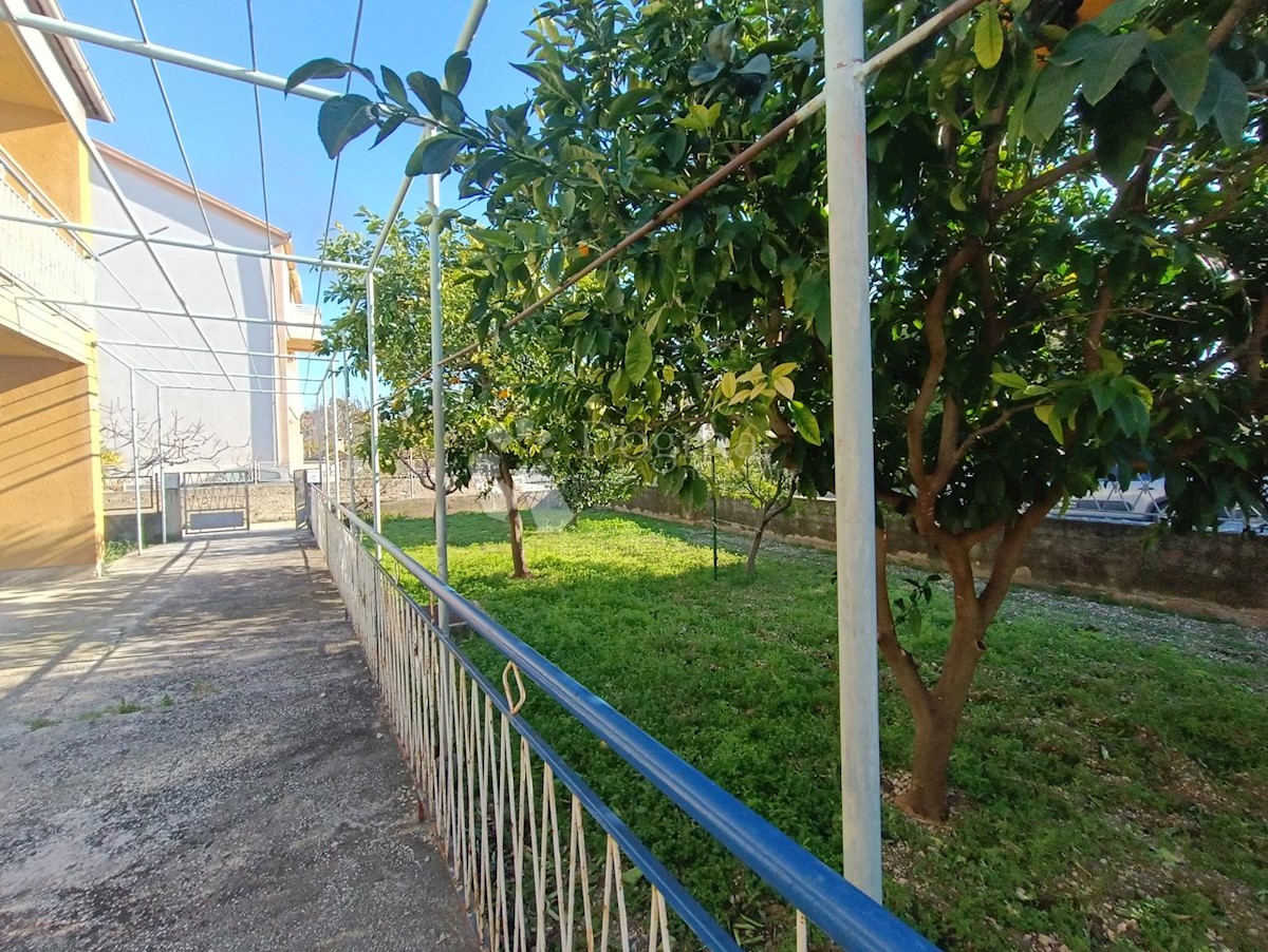 Hiša Kaštel Gomilica, Kaštela, 292,49m2