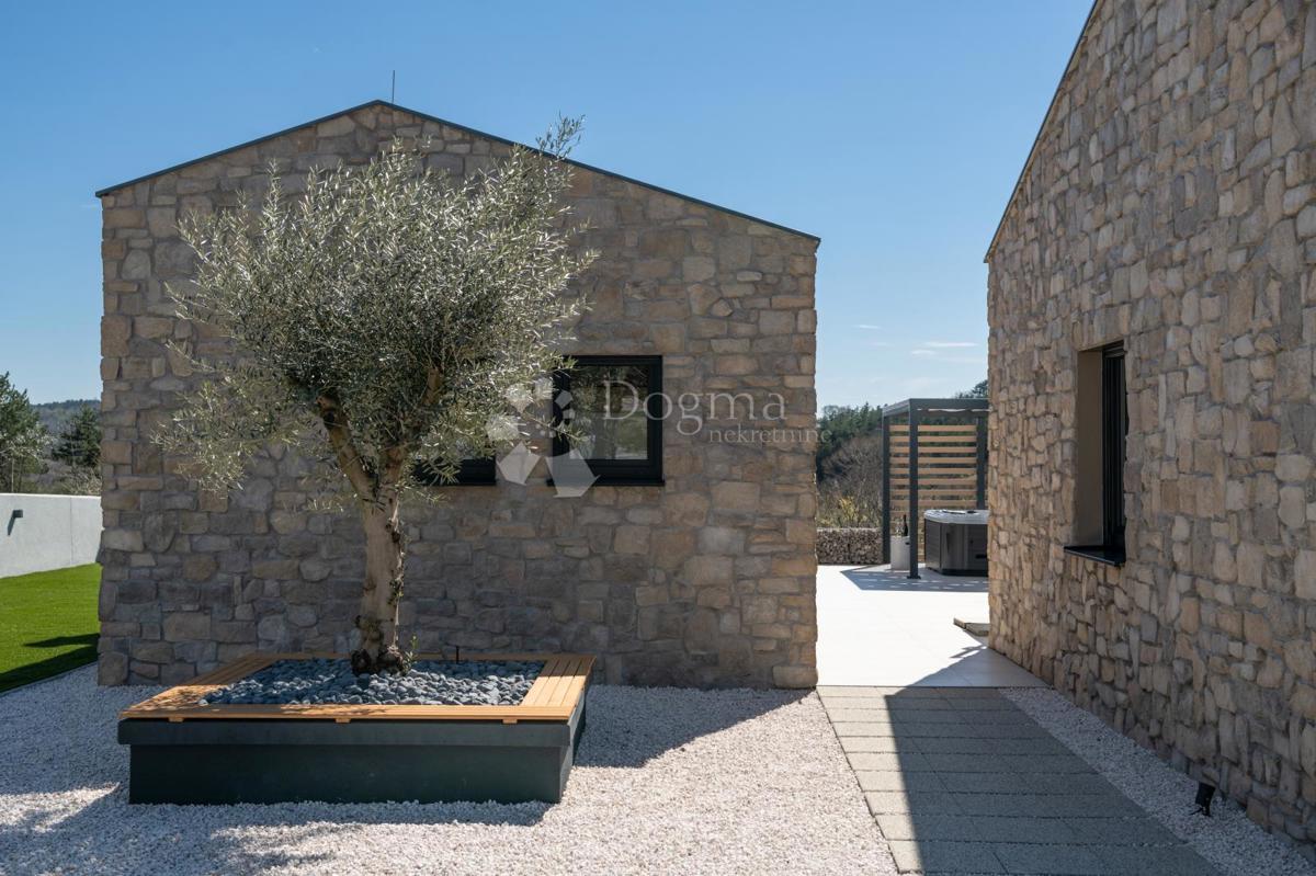 Hiša Hum, Buzet, 101m2
