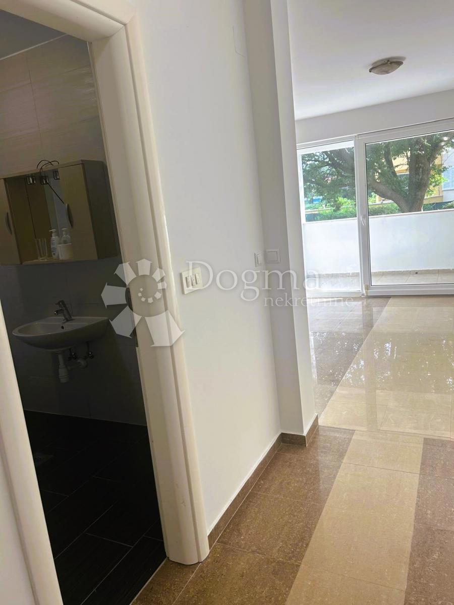 Stanovanje Mundanije, Rab, 52m2
