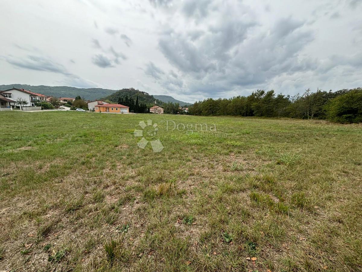 Zemljišče Buzet, 1.035m2