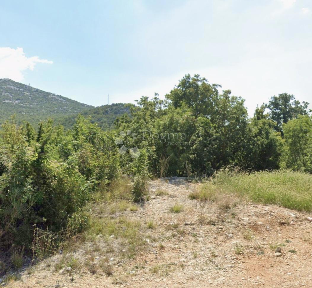 Zemljišče Klis, 2.300m2
