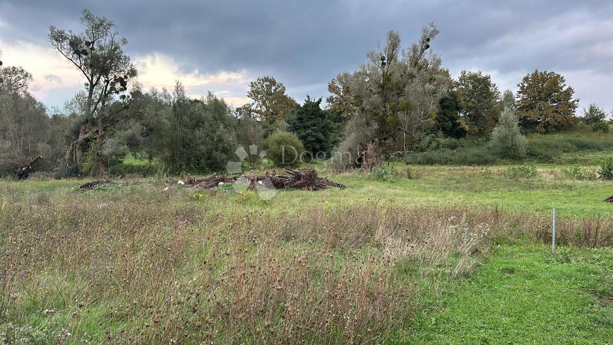 Zemljišče Lički Osik, Gospić - Okolica, 4.640m2