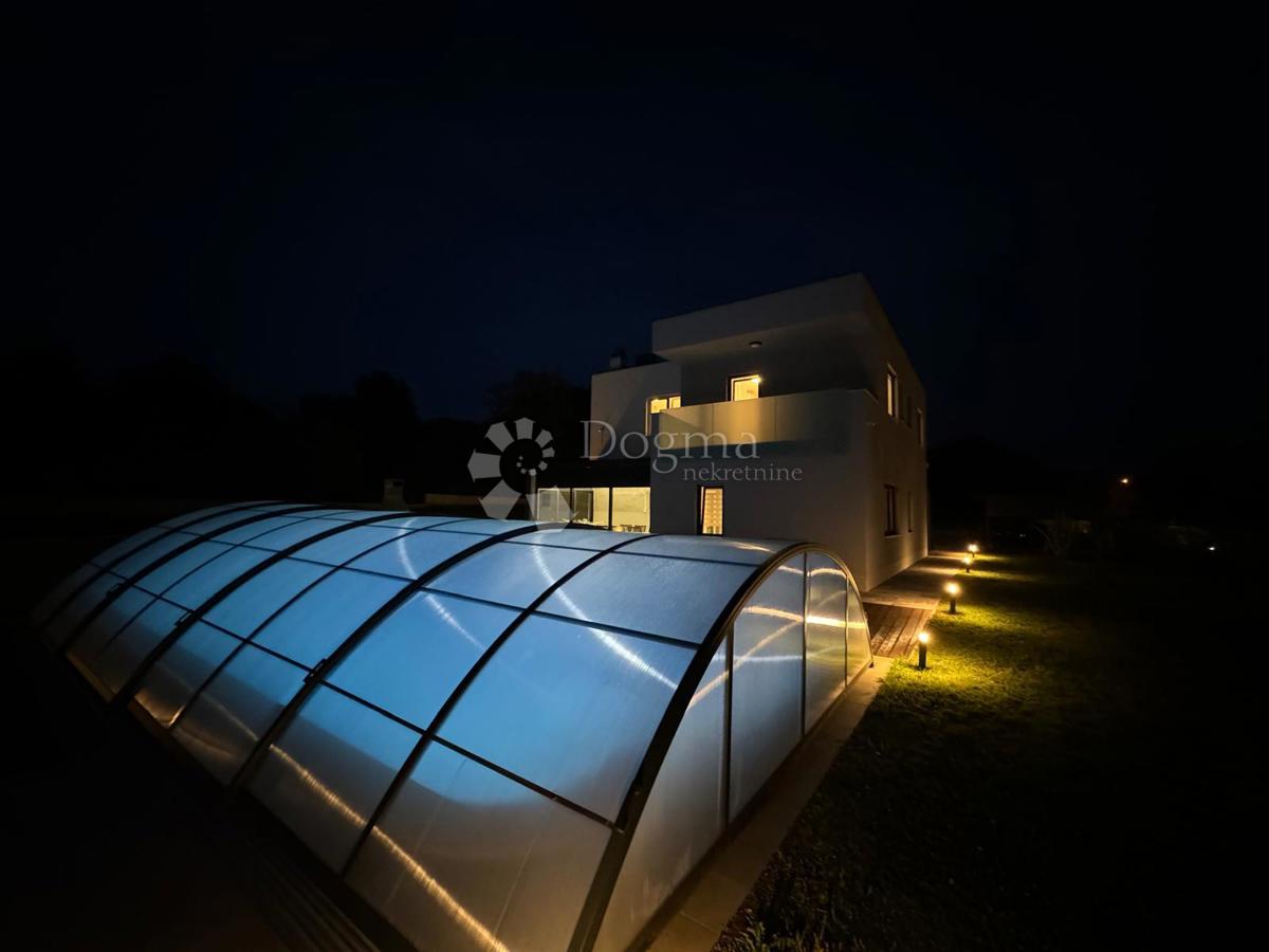 Hiša Dubrava Kod Šibenika, Šibenik - Okolica, 200m2