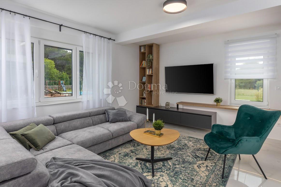 Hiša Dubrava Kod Šibenika, Šibenik - Okolica, 200m2