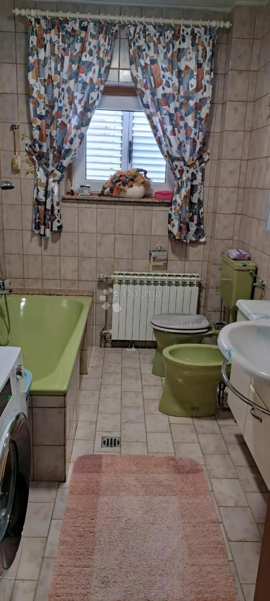 Hiša Centar, Gospić, 550m2