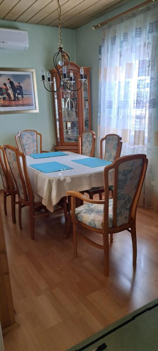 Hiša Centar, Gospić, 550m2