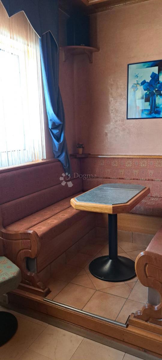 Hiša Centar, Gospić, 550m2