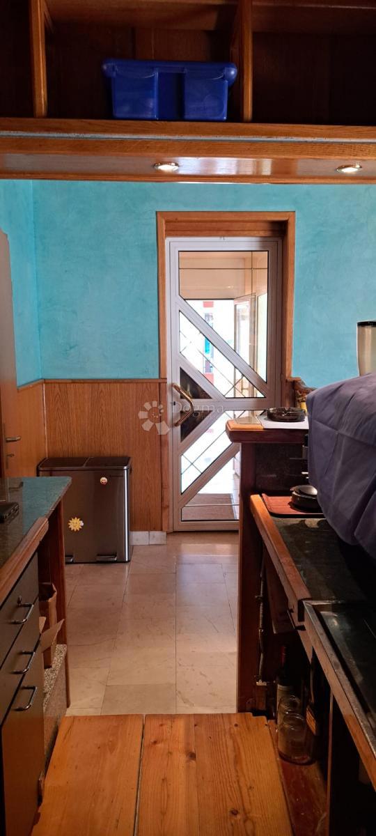 Hiša Centar, Gospić, 550m2