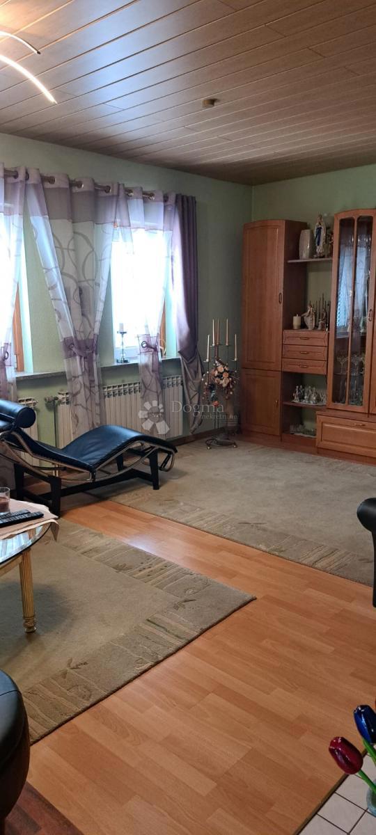 Hiša Centar, Gospić, 550m2