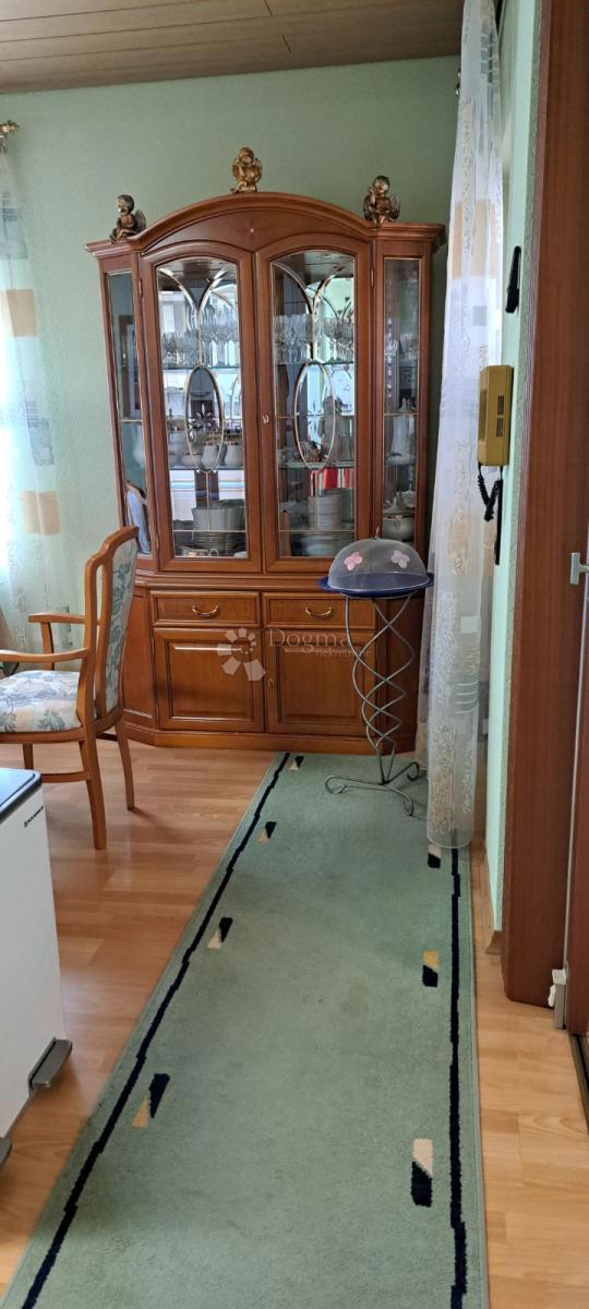 Hiša Centar, Gospić, 550m2