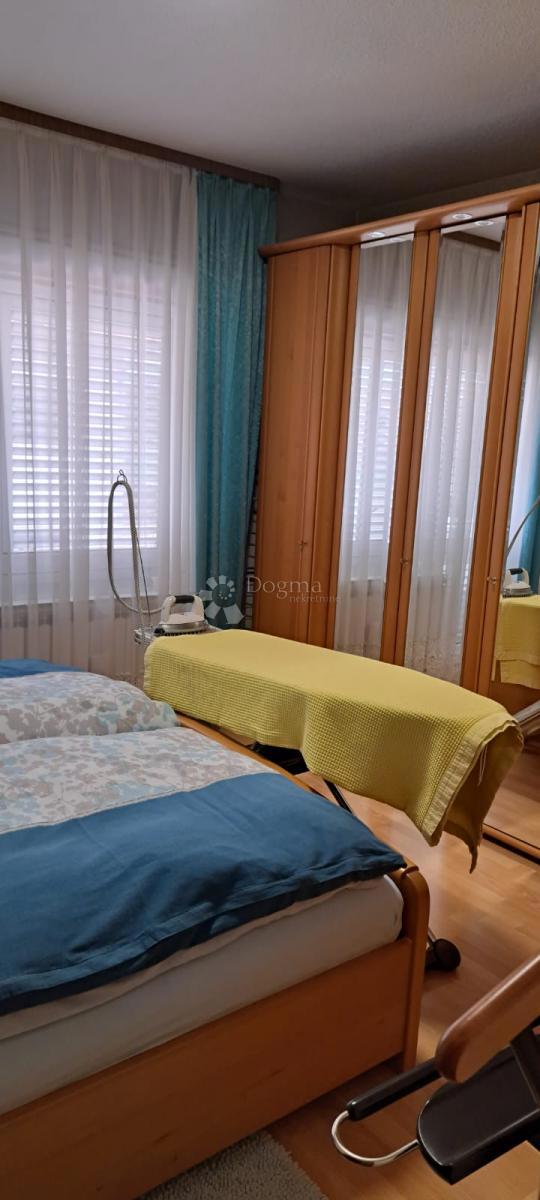 Hiša Centar, Gospić, 550m2