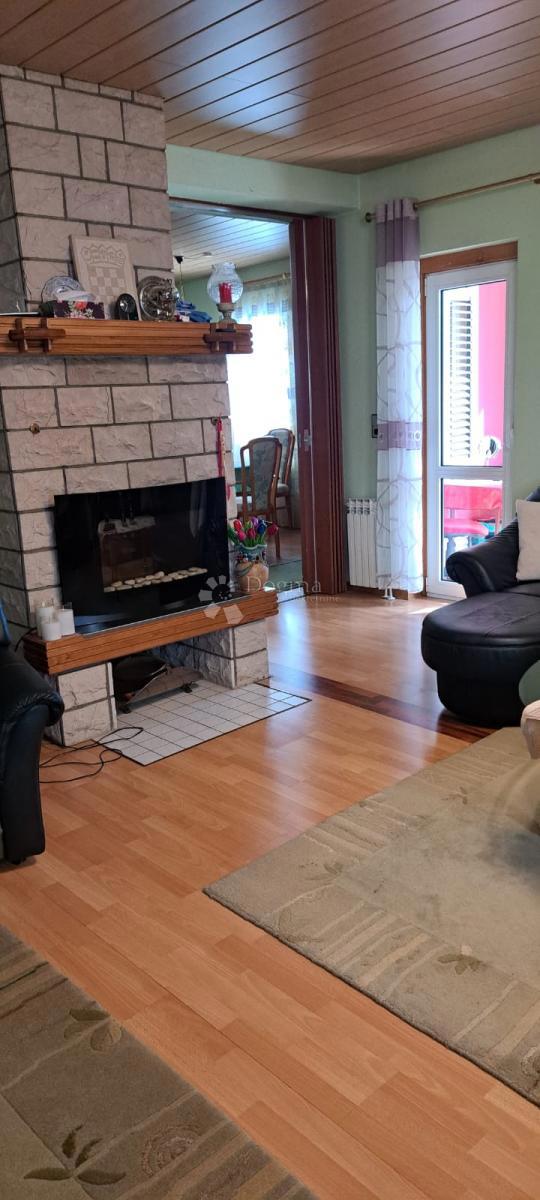 Hiša Centar, Gospić, 550m2