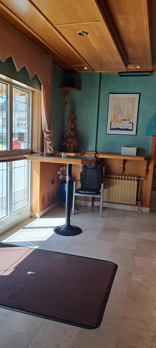 Hiša Centar, Gospić, 550m2