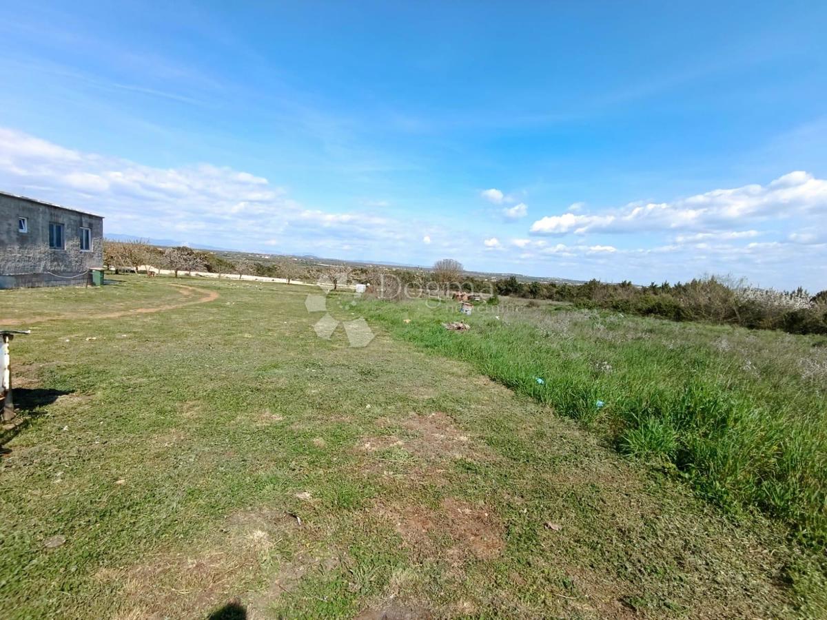 Zazidljivo zemljišče Donje Raštane, Sveti Filip I Jakov, 770m2