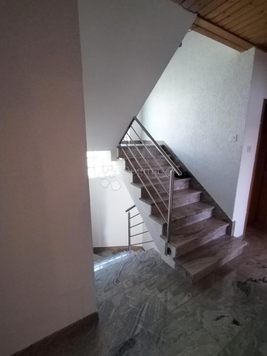 Hiša Mali Grabičani, Sokolovac, 218m2