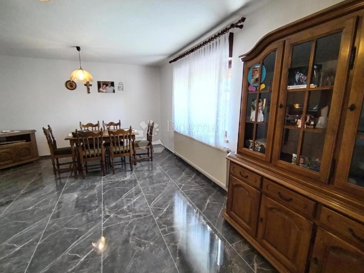 Hiša Mali Grabičani, Sokolovac, 218m2