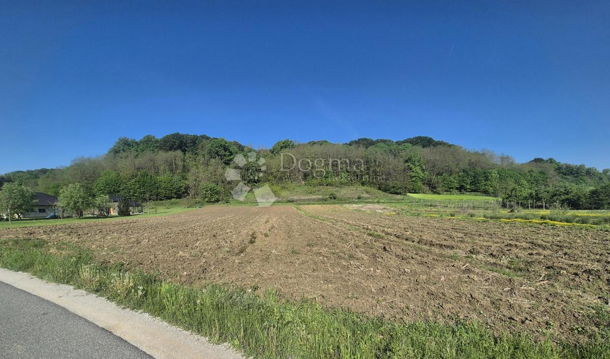Zazidljivo zemljišče Pustodol Začretski, Sveti Križ Začretje, 1.921m2