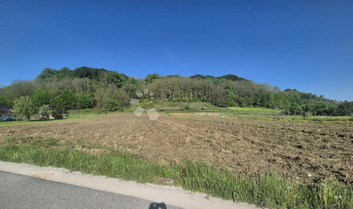 Zazidljivo zemljišče Pustodol Začretski, Sveti Križ Začretje, 1.921m2